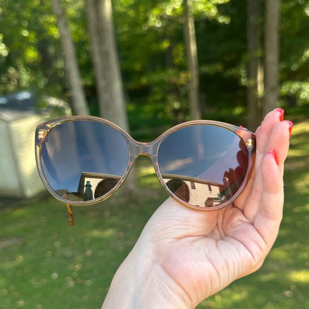 Fendi FE40029U Sunglasses - Picture 14 of 16